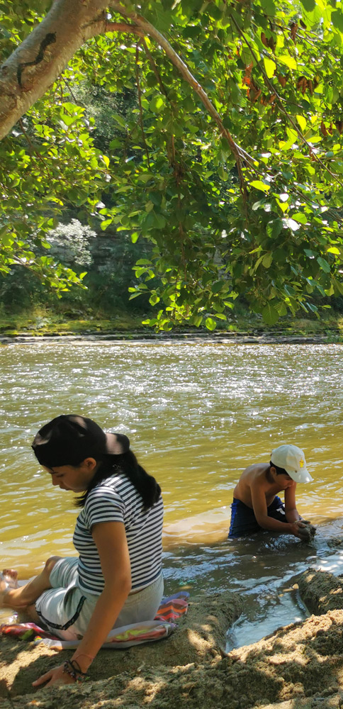 Détente et pêche en bord de rivière